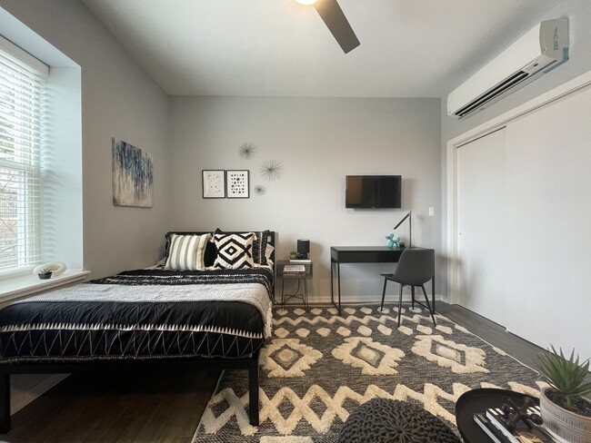 Building Photo - Brand New Micro-Studio 2 Blocks from Edgew...