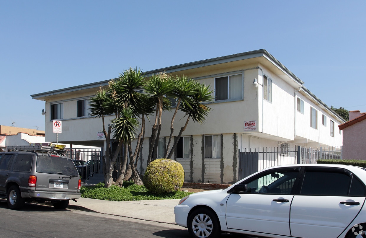 2040 S Ridgeley Dr, Los Angeles, CA 90016 Apartments in Los Angeles