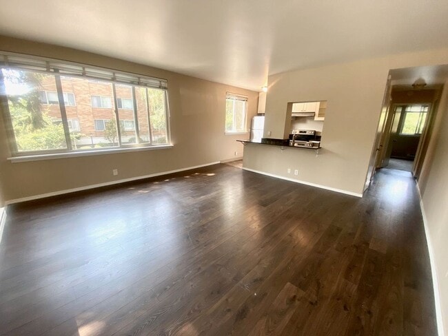 Interior Photo - 700 E Mercer