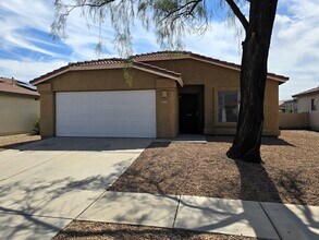 Building Photo - 7980 N Siskiyou Dr