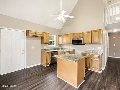 Building Photo - 6600 Queens Falls Ct