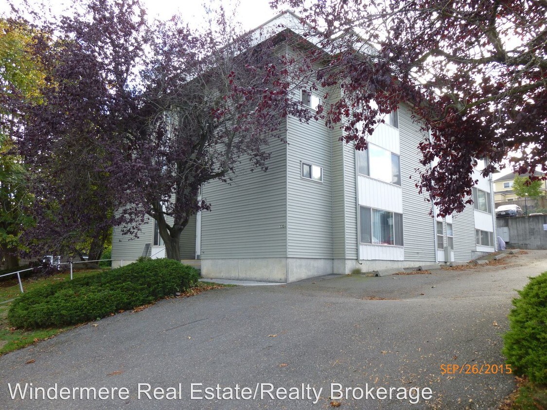 Primary Photo - 3326 Lombard Ave