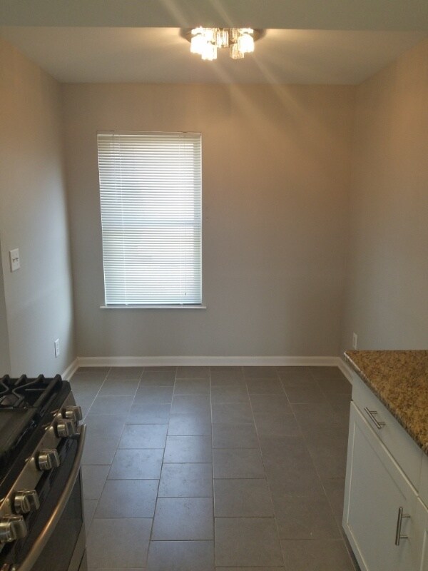 Building Photo - 37019 Brynford Dr