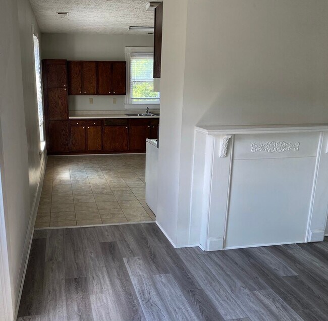Building Photo - NOW LEASING FOR FALL ‘26