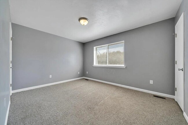 Building Photo - 3433 Garden City Blvd SE