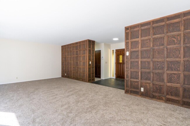 Foto del edificio - 800 Oddstad Blvd