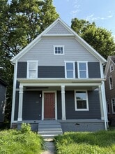 Building Photo - 421 Catherine St