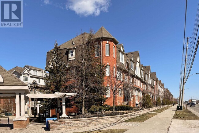 Photo du bâtiment - 639 Dundas St W