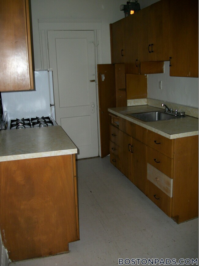Building Photo - 1171 Boylston St