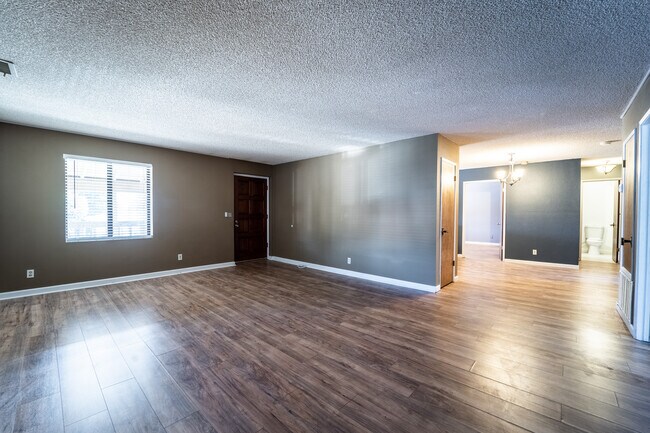 Foto del edificio - 37124 Maple St