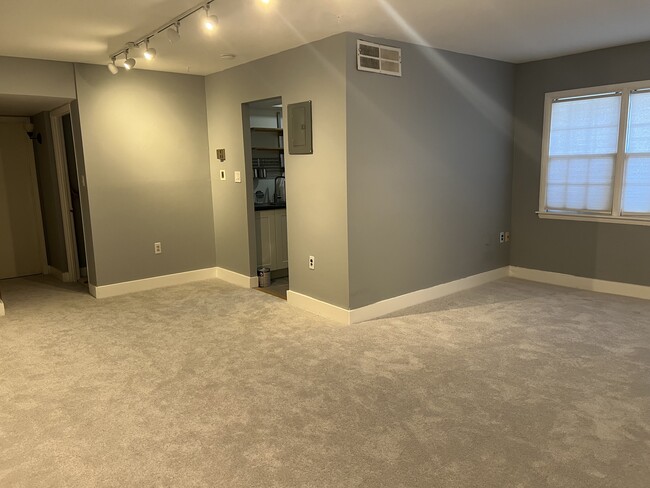 Open-Concept Living/Dining Room - 9483 Fairfax Blvd