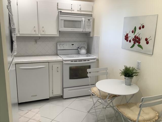Foto del edificio - 3540 S Ocean Blvd