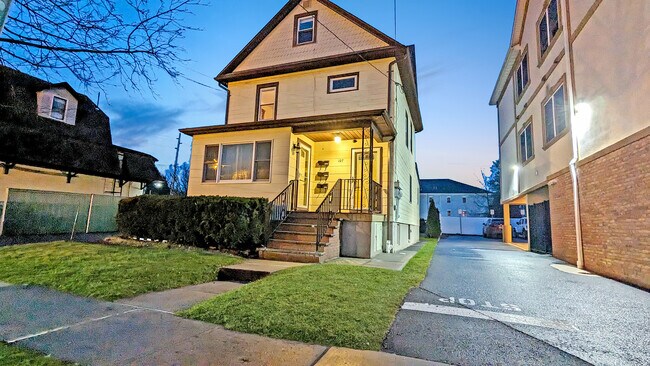 Foto del edificio - 107 Madison Ave