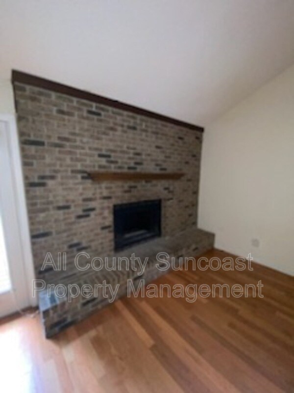 Foto del edificio - 105 Whisper Ct