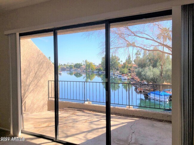 Building Photo - 1203 E Northshore Dr