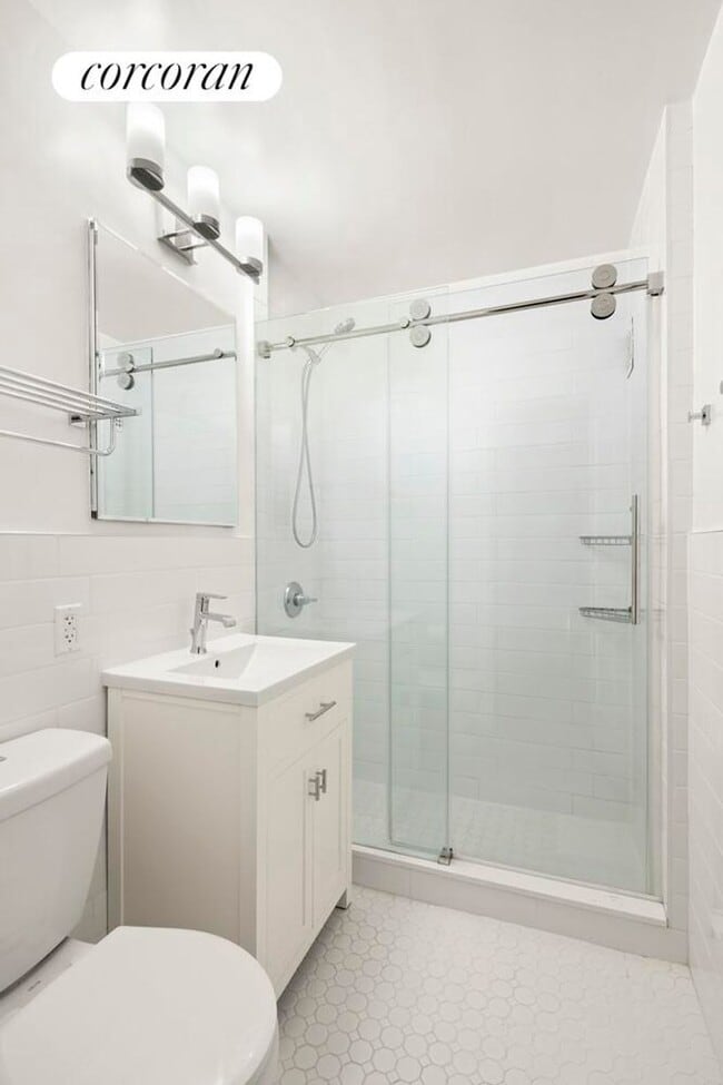 Building Photo - 25 W 13th St