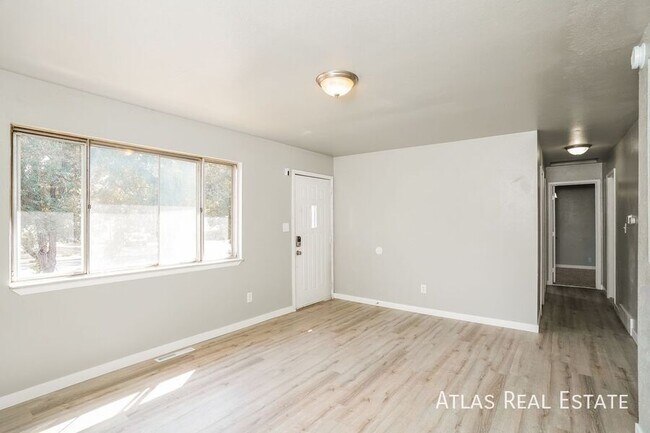 Foto del edificio - 4028 Colony Hills Cir