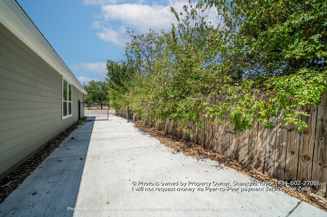 Building Photo - 4940 Bernal Dr