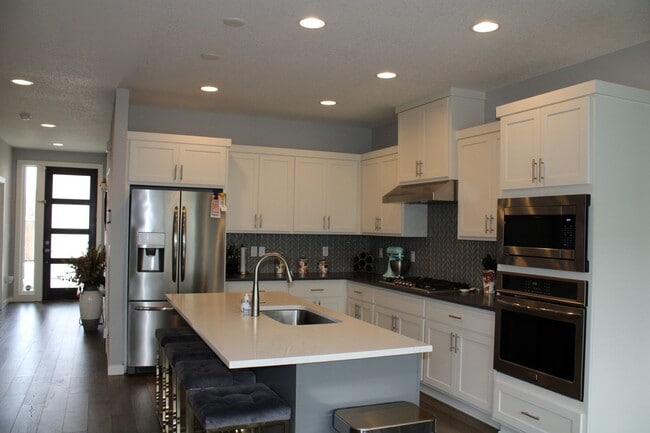 Building Photo - BEAUTIFUL 4+ BR, 2.5 BA Available Now!