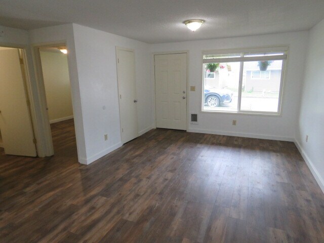 Living Room - 1907 N College St