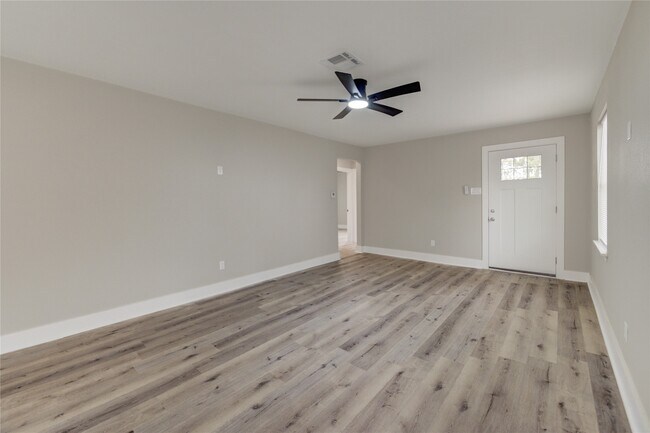 Foto del edificio - 6603 Narcissus St