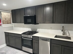 Building Photo - 2 Beech Spring Dr