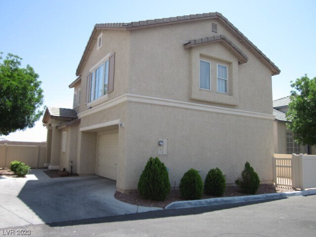 Primary Photo - 6826 Relic St