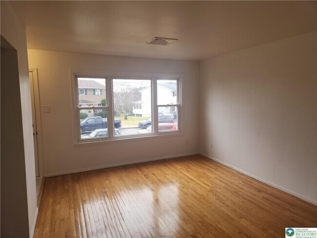 Foto del edificio - 2827 W 28th St