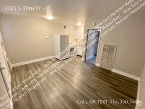 Building Photo - 2365 S 39th St