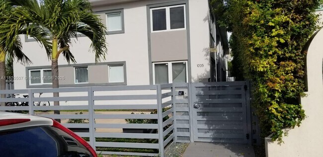 Foto del edificio - 1035 Euclid Ave