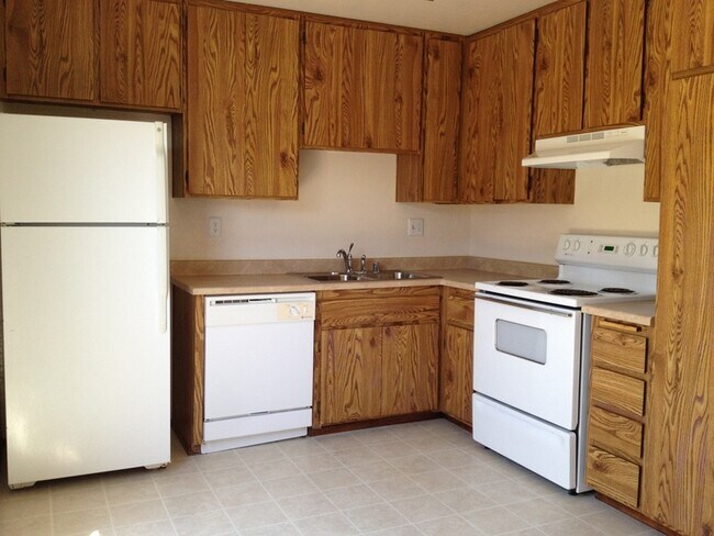 Building Photo - 9289 Village Glen Dr