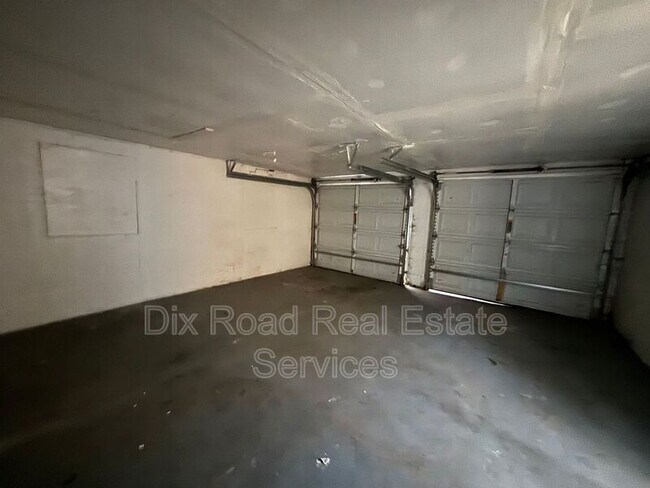 Building Photo - 636 Wampler Ave