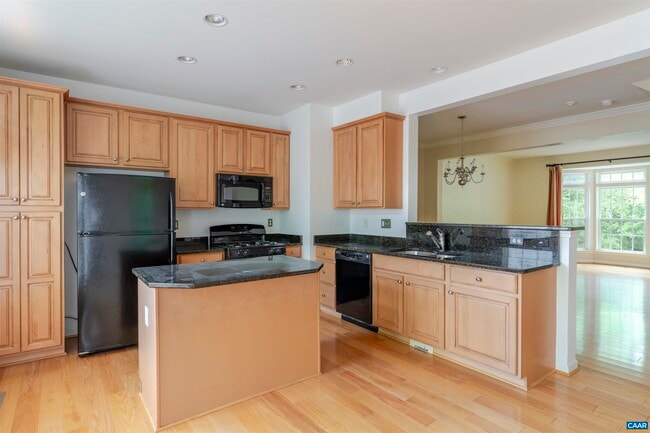 Building Photo - 934 Bing Ln