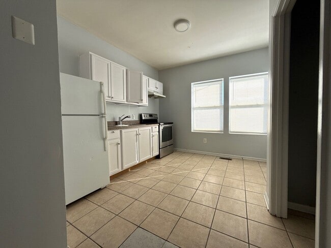 Building Photo - Beautiful Three - Bedroom Home In Baltimore