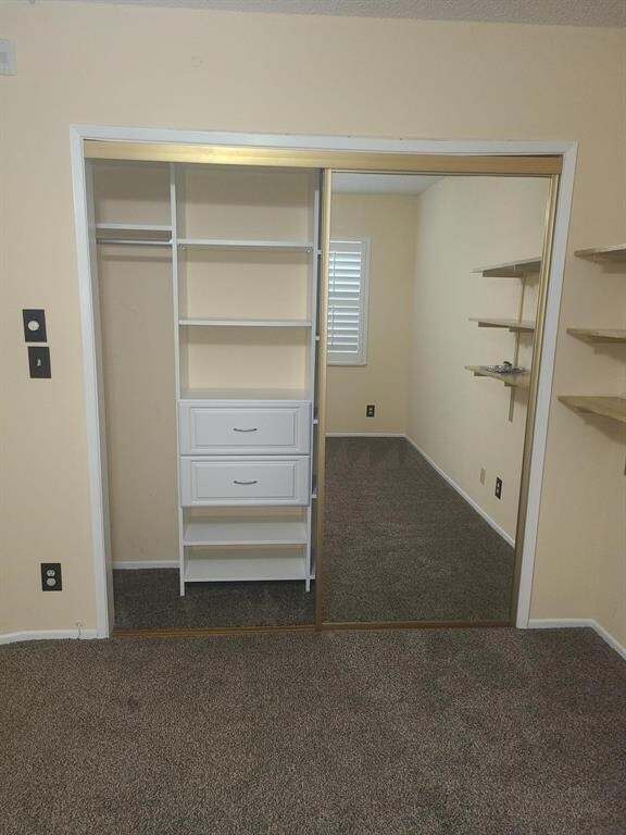 Foto del edificio - 565 Oaks Ln