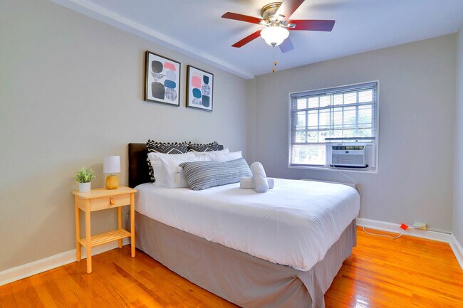 Foto del edificio - 1420 W Abingdon Dr