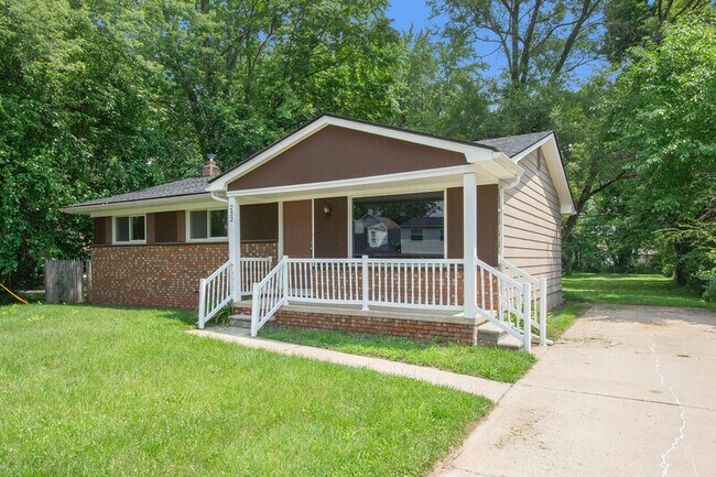 Building Photo - 232 N Christine