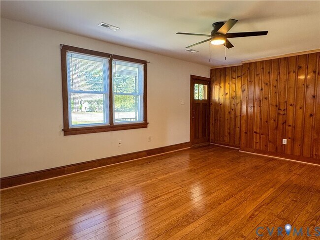 Foto del edificio - 4110 Jefferson Park Rd