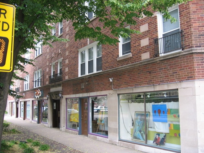 Building Photo - 908 Lyman Ave