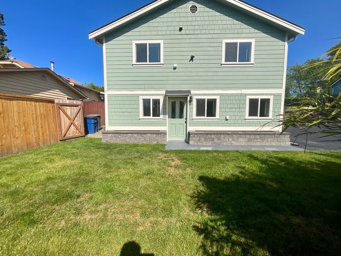 Primary Photo - Spacious & Stylish 3-Bedroom ADU in Everett