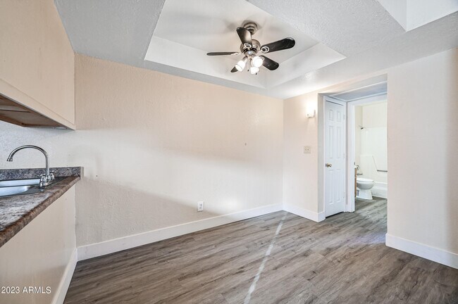 Building Photo - 3141 E Cypress St