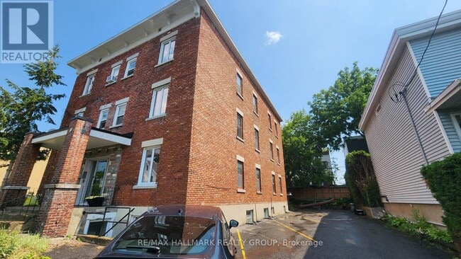 Building Photo - 125 Glenora St