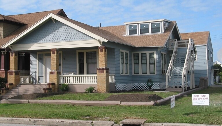 Foto principal - 3102 Avenue R