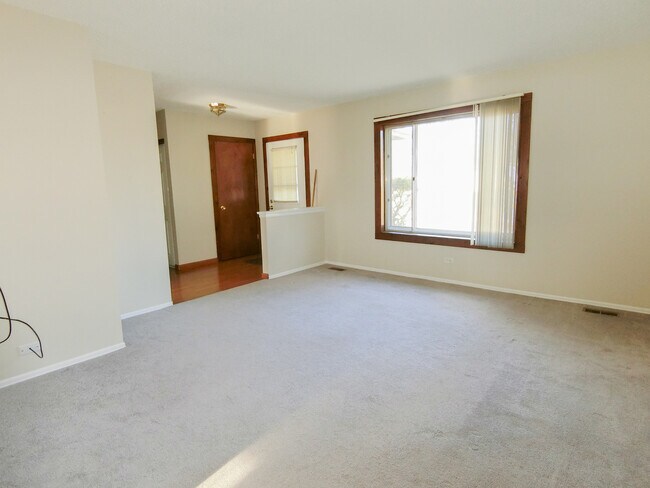 Foto del edificio - 517 Hingham Ln