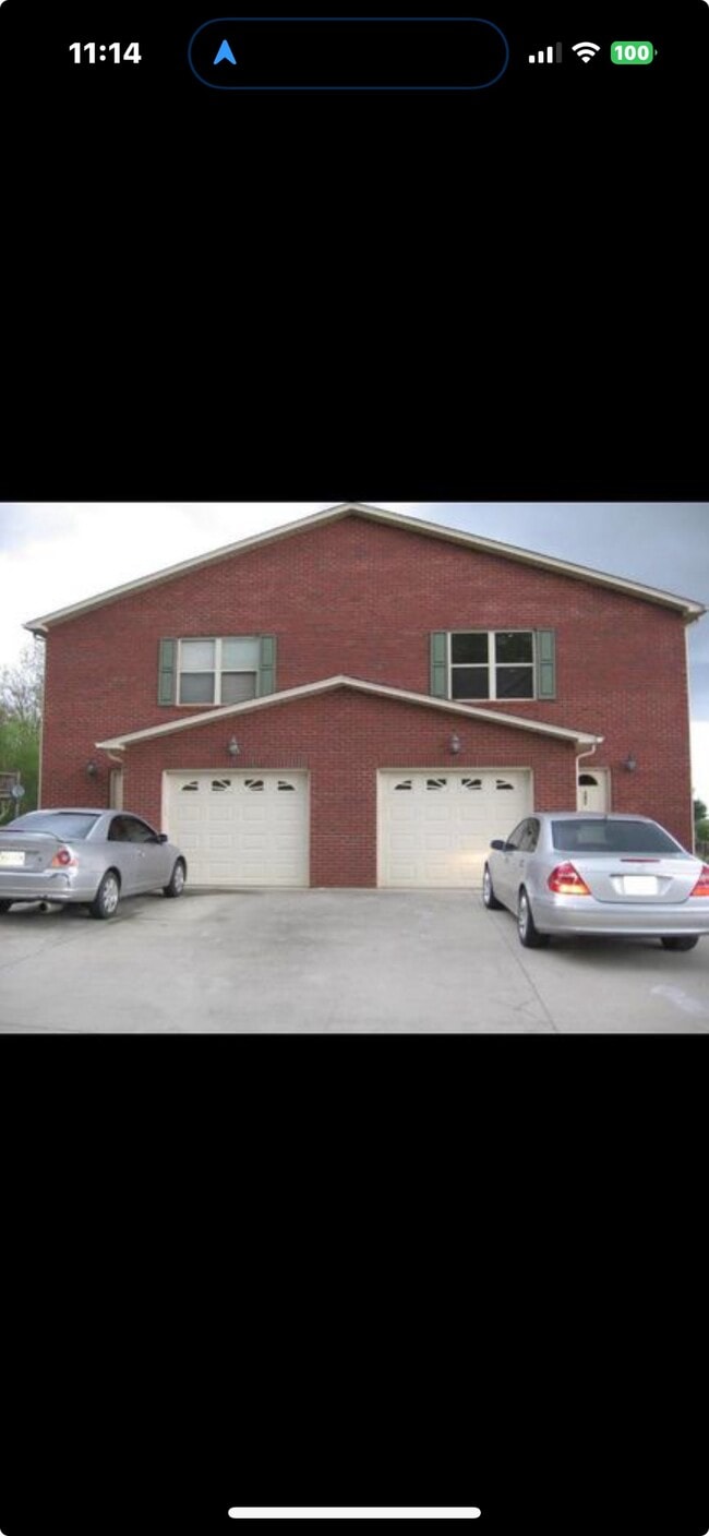 Building Photo - 241 Panda Dr