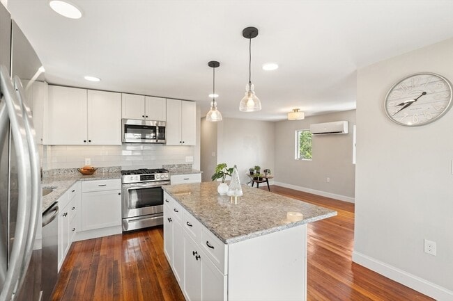 Building Photo - 159 Cowper St