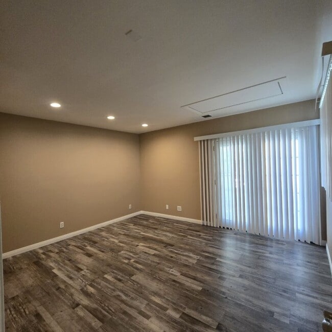 Foto del edificio - 13227 Raven St