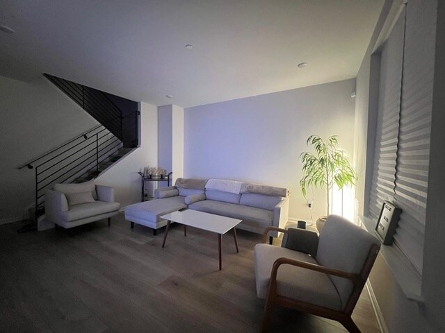 Foto del edificio - 2702 Sears St