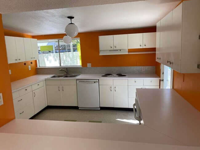 Foto del edificio - Famous "Caddy Shack" Home! Amazing Mid-Mod in Heart of Las Vegas!!