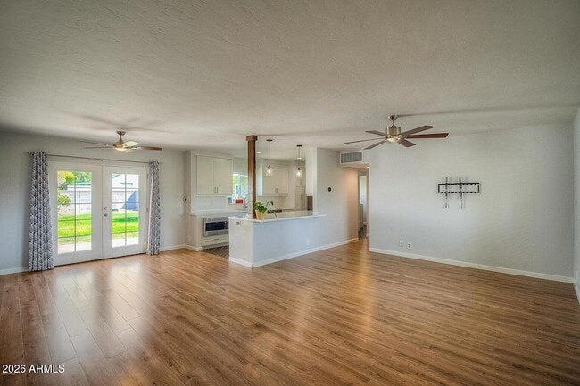 Foto del edificio - 1526 W Windsor Ave